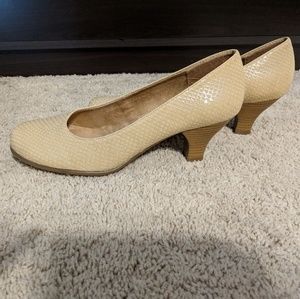 Aerosoles Snakeskin Kitten Heels